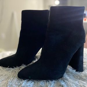 FASHION NOVA BLACK POINTED TOE BOOTIES! (WOMENS SIZE 6)
